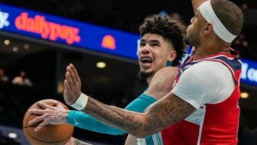 连续两场绝境逆转 鲍尔向超巨蜕变 蜂王亦有传承